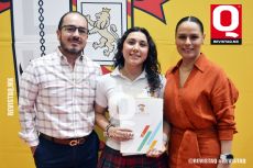 A   Arturo García Segura, María Fernanda García y Erika Sixtos