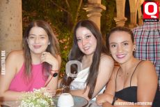 Estefany Velázquez, Karen Villalobos y Arianna Alcalá