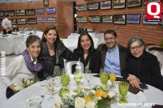 Silvia Romo, Caro Pérez, Diana Muñoz, Edgardo y Rosi Castillo.
