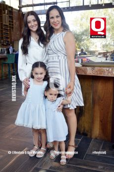 Natalia Madera, Olga Gama Moreno, María Fernanda Moguel Gama y Ana Lucía Moguel Gama