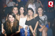 Las chicas disfrutando de la buena música en Monroe