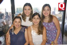 A   Celina Infante, Diana Infante, Celina Hernández y Andrea Infante