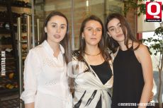 A    Vanessa Padilla, Angélica Muñoz y Cristina Padilla.