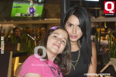 Alexa Aguirre y Carolina López