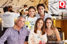Natilia Almada, Rolando Almada, Rolando Almada, Míreya Camarera y Michelle Almada