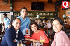 Ven Jordán, Ricardo Jordán, Diana Preciado y Frida Jordán