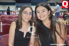A  Andrea Obregón y Leslie Valadez