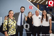 María Romo, Roberto Romo, Natalia Araujo, Diana Romo y Luis Manuel González