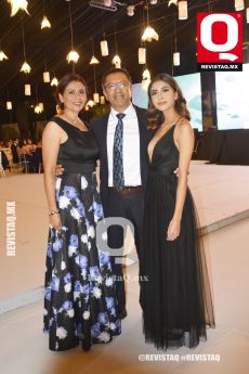 Claudia Segovia, Hugo Castillo y Carolina Castillo