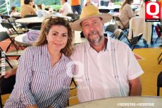 A   Fabiola Rosales y José Ignacio Arriola