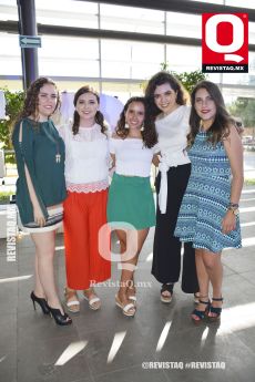 Karla Orozco, Paulina Mendoza, Valeria Vargas, Natalia Amador y Débora Cruz