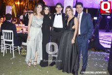 A  Andrea Velarde, Mariana Velarde, Juan Pablo Velarde, Betty Romo y Ramón Velarde.