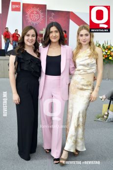A  Fernanda Salazar, Daniela Reyes y  María Fernanda Victoria