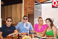Mateo Palomino,  Claudio Palomino,  Claudia Cuellar y Carolina Palomino