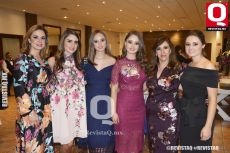 Sandra Muñoz, Carolina Miranda, Victoria Loza, Sandra Loza, Martha Alicia Romo y Mayra Loza