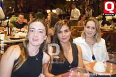 A   Elisa Garcés, Karen Molano y Pau Padilla