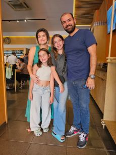 Jonathan González Muñoz y familia