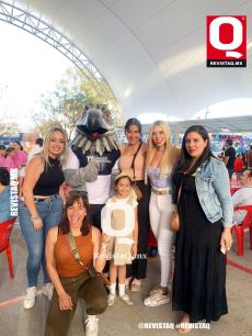 Madres de familia del Colegio Miraflores