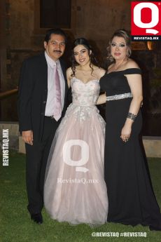 José Pérez, Alexa Pérez y Evelia Ramírez