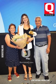 Margarita Díaz, Karla Corral y Juan Luis Galindo
