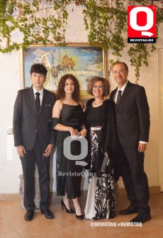 Juan Pablo Ontiveros, Ivana Ontiveros, Ivonne Arrona e Ismael Ontiveros.