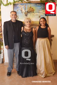 Sergio Sánchez, Miriam Arrona y Aisha Arrona