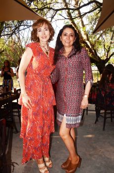 Perla Camarena y Flor Alcalá.