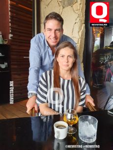 A   Jerry Martínez y Fatima Lara