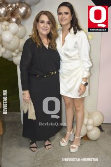 Ofelia Márquez y Daniela Márquez