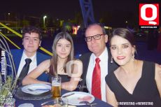 Andrés Oropeza, Luisa Oropeza, Gabriel Oropeza y Luisa Lara