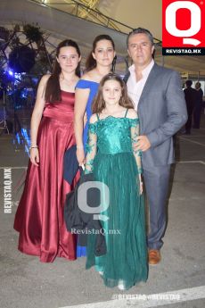 Regina Zamora, Adelina García, Julia Zamora y Julio Zamora