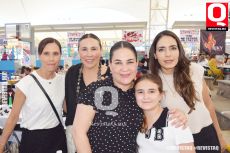 Manola Vargas,  Linda Vargas,  Brenda Torres,  Renata Gil y Verónica Jiménez