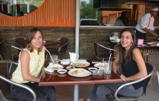 Dayana Castillo y Rebeca Hernández