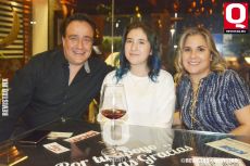 Juan Guerrero, Sofía Guerrero y Maricarmen Rosas