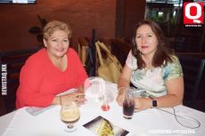 Ángeles Sánchez y Teresita Pérez