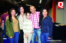 Marifer, Laura, Sabrina, Arantza y Luis Elizondo