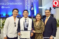 Alejandro Ramos,  Emiliano Ramos, Karla Tovilla y Alejandro Ramos