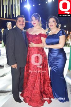 Marco Antonio Castro, Montserrat Castró y Cecilia Espinola de Castro (2)