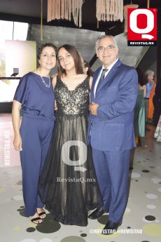 Arcelia Sánchez, Arcelia Tinajero y Héctor Tinajero