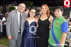 Dr. Benjamín Gallo, María Fernanda Gallo, Carol Rodríguez y Benjamín Gallo