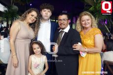 Elena López, Alejandro Palomino, Adrián Palomino, Elena Jiménez e Isabela Palomino