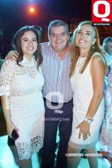Fernanda López, Juan Velázquez y Paola Muñoz
