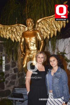 Cozette Gutiérrez y su hija Marian Valadez