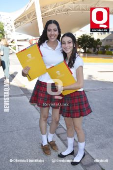 Denisse Gabriel con Paola Chávez
