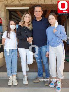 Rosendo García Padilla y familia