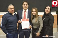 A  Pío Betancourt, Pío Betancourt González, Karen Betancourt y Sandra González