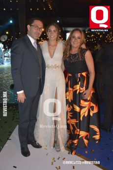 Betty Borbolla con sus padres, Rafael Borbolla y Betty García