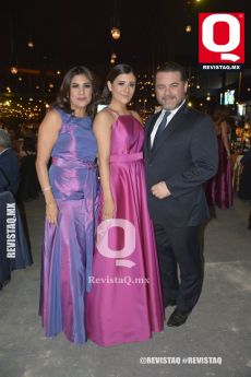 Ximena Olivera, Claudia Mancera y Fernando Olivera