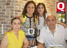 Cosette Lahud, Moselle Lahud, Lulu Vaqueiro y Carlos Lahud
