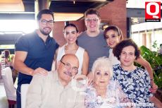 Juanita Hernández y familia Martínez